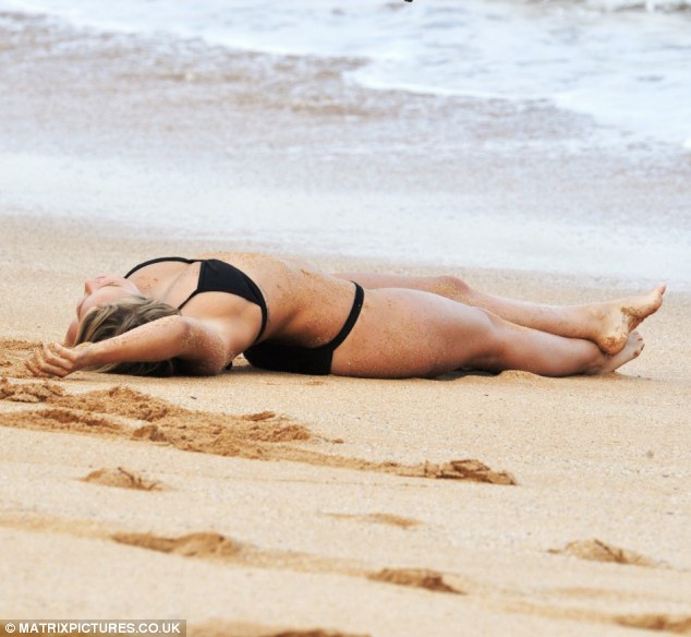 It was a ‘wild’ photoshoot for model Lara Bingle