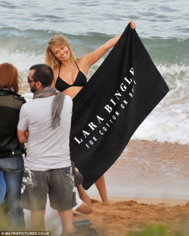 article-2408796-1B93CC9A000005DC-315_634x791