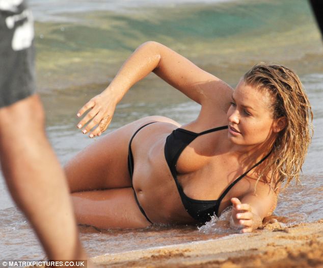 article-2408796-1B93CE32000005DC-897_634x525