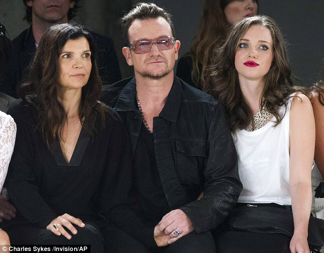 article-2415746-1BB515E0000005DC-648_634x495