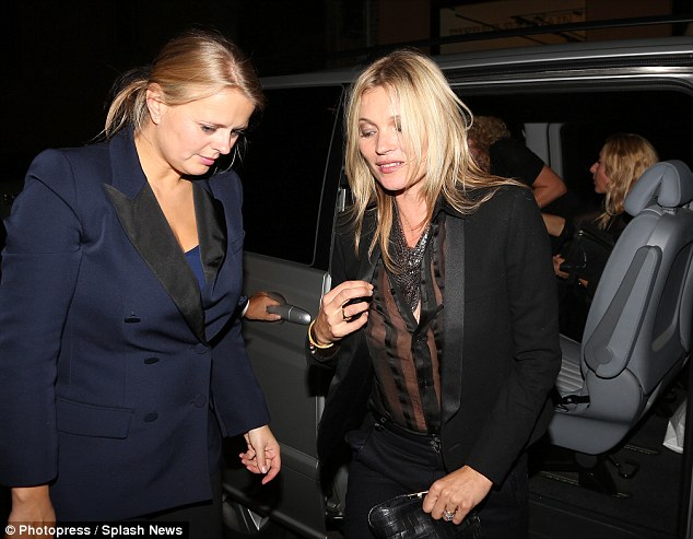 article-2425892-1BED21C2000005DC-654_634x493