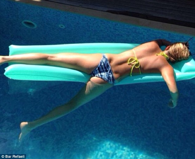 article-0-18693AC400000578-461_634x516