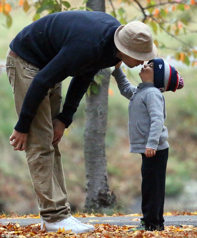 article-2457071-18B466A200000578-494_634x767