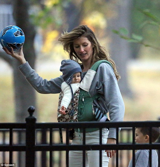 article-2457071-18B469A600000578-914_634x661