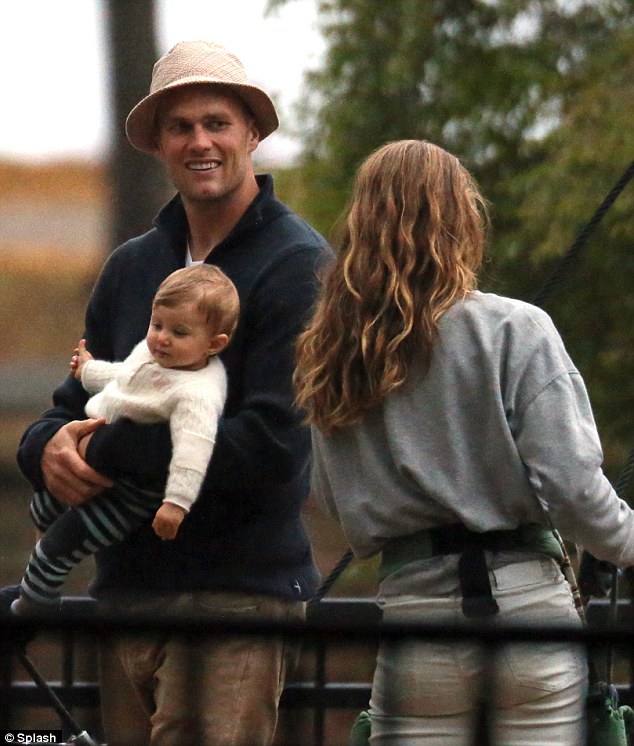 article-2457071-18B469C800000578-695_634x746