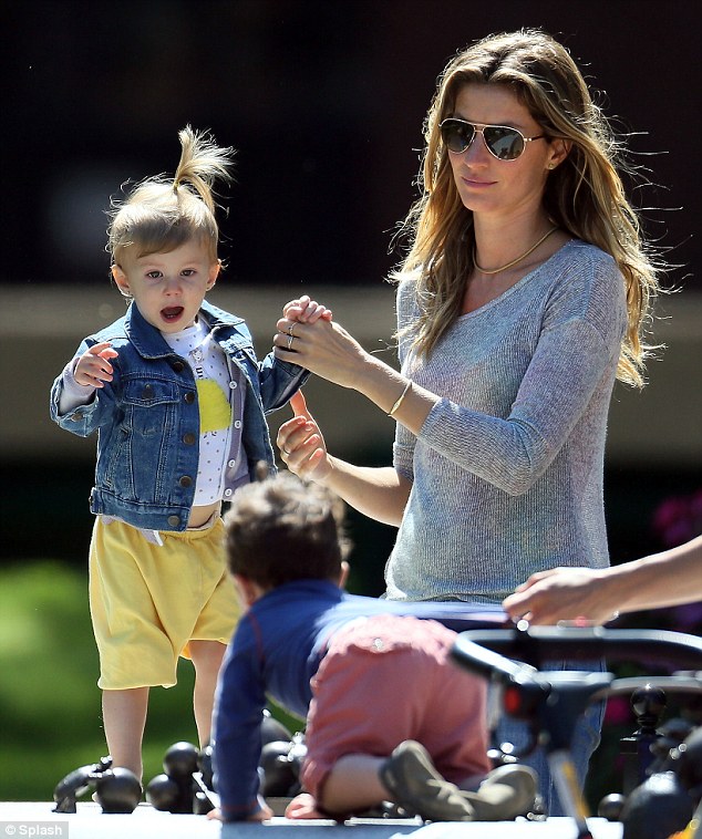 Life’s a park for Gisele Bundchen and family