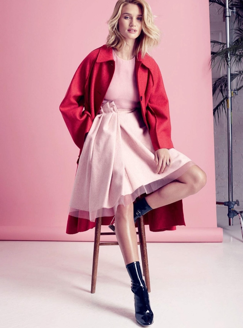 Rosie-Huntington-Whiteley-Harpers-Bazaar-UK-September-2015-Cover-Photo-Shoot03-800x1444