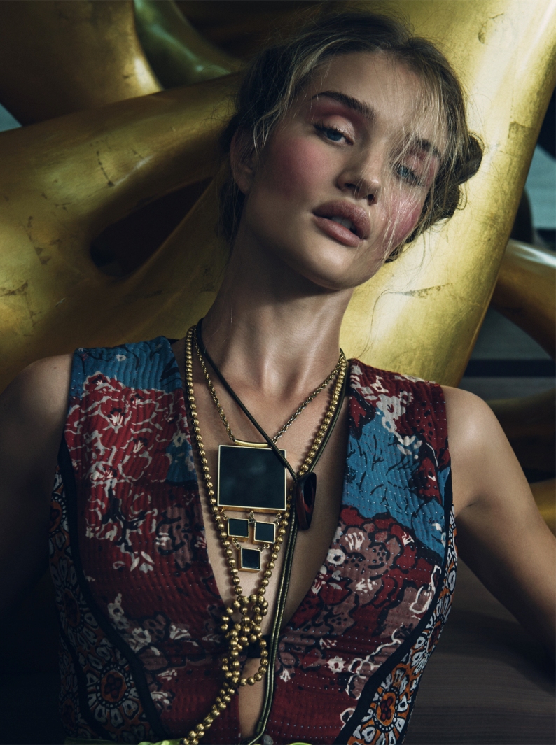 rosie-huntington-whiteley-by-sebastian-kim-for-vogue-korea-november-2015-8