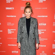 Look Of The Day: January 26, 2016 – Chrissy Teigen