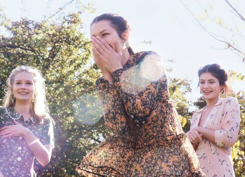 kylie-jenner-bella-hadid-lottie-moss-vogue-01