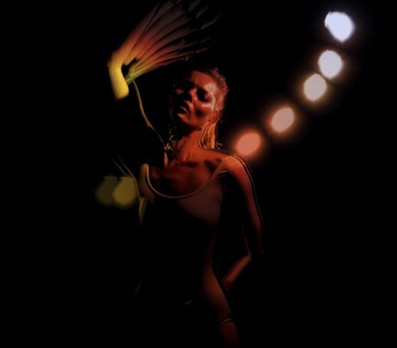 kate-moss-massive-attack-ritual-spirit-music-video-2