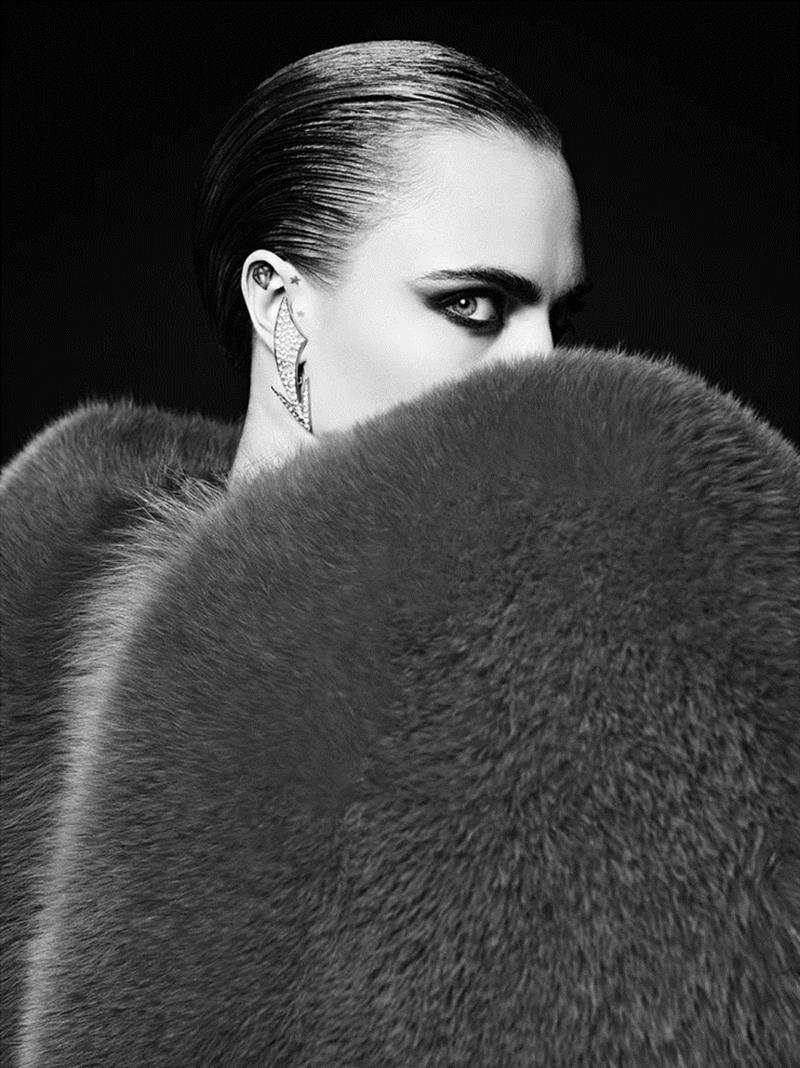 cara-delevingne-saint-laurent-la-collection-de-paris-winter-2016 -01