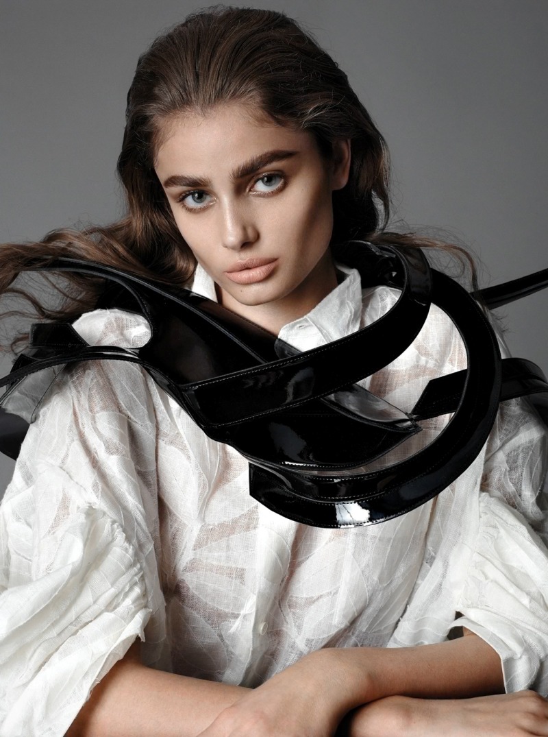 Taylor-Hill-Vogue-Mexico-May-2016-07