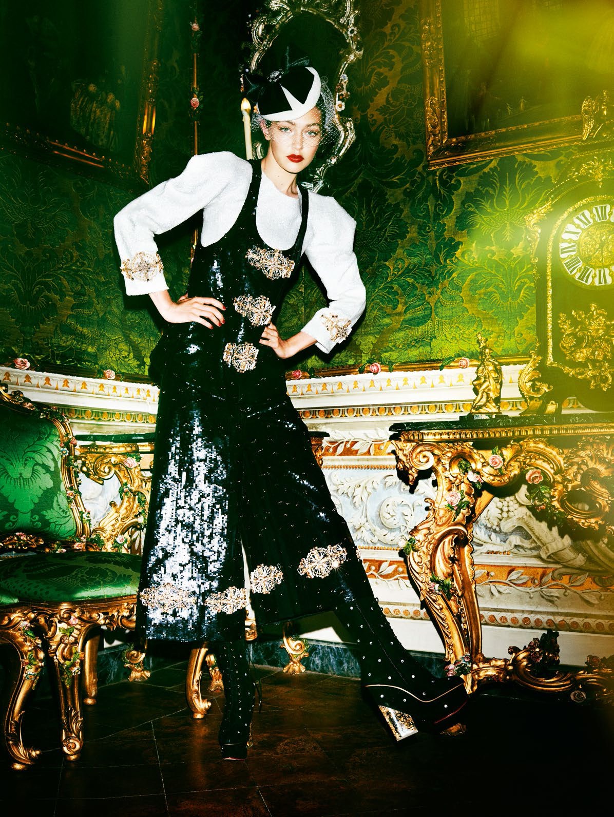 Gigi-Hadid-by-Mario-Testino-for-Vogue-Paris-November-2016