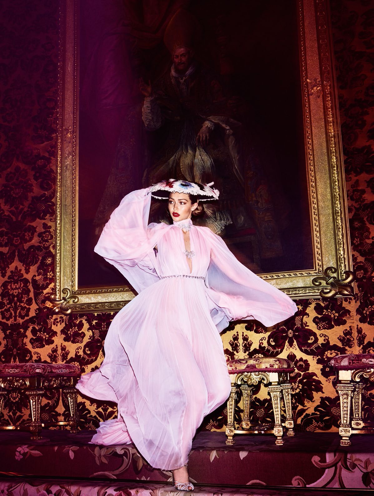 Gigi-Hadid-by-Mario-Testino-for-Vogue-Paris-November-2016