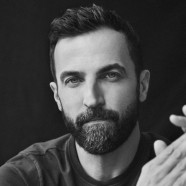 Nicolas Ghesquiere to continue at  Louis Vuitton