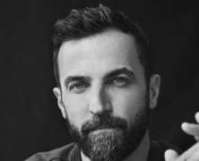 Nicolas Ghesquiere to continue at  Louis Vuitton