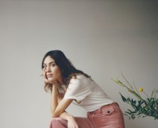 Alexa Chung will hold her first fashion show at London Fashion Week