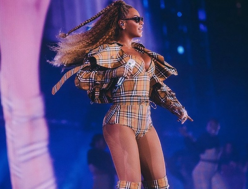 Ricardo Tisci First Burberry Collection