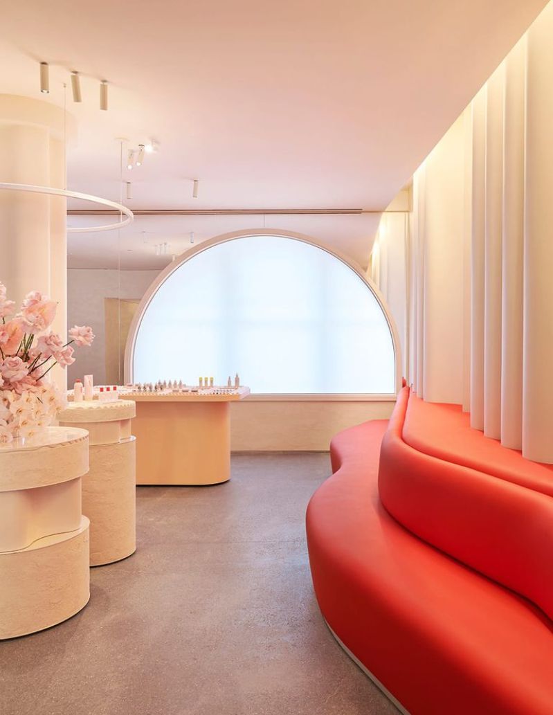 glossier-flagship-4-1541670792