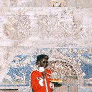 Gucci’s Pre-fall 2019 Lookbook features Snacks as Accessories