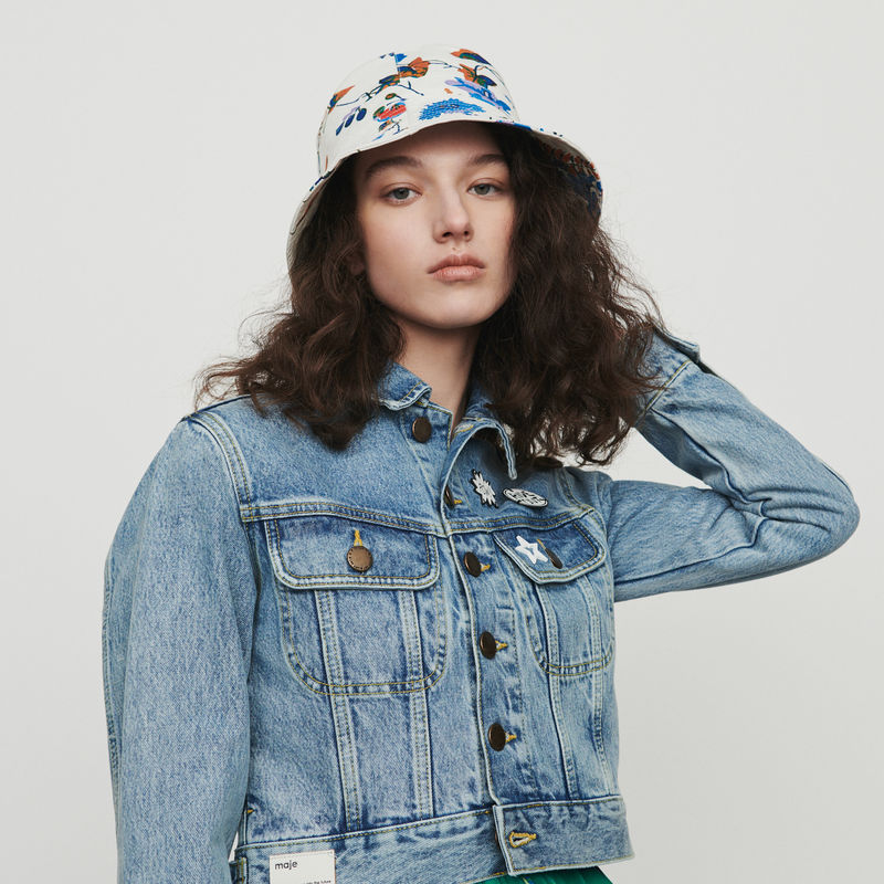 CROPPED JACKET IN DENIM WITH PINS