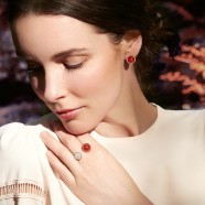 Van Cleef & Arpels introduces its latest Perlee collection