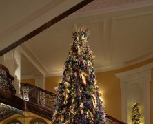 Burberry designs Claridge’s legendary Christmas Tree